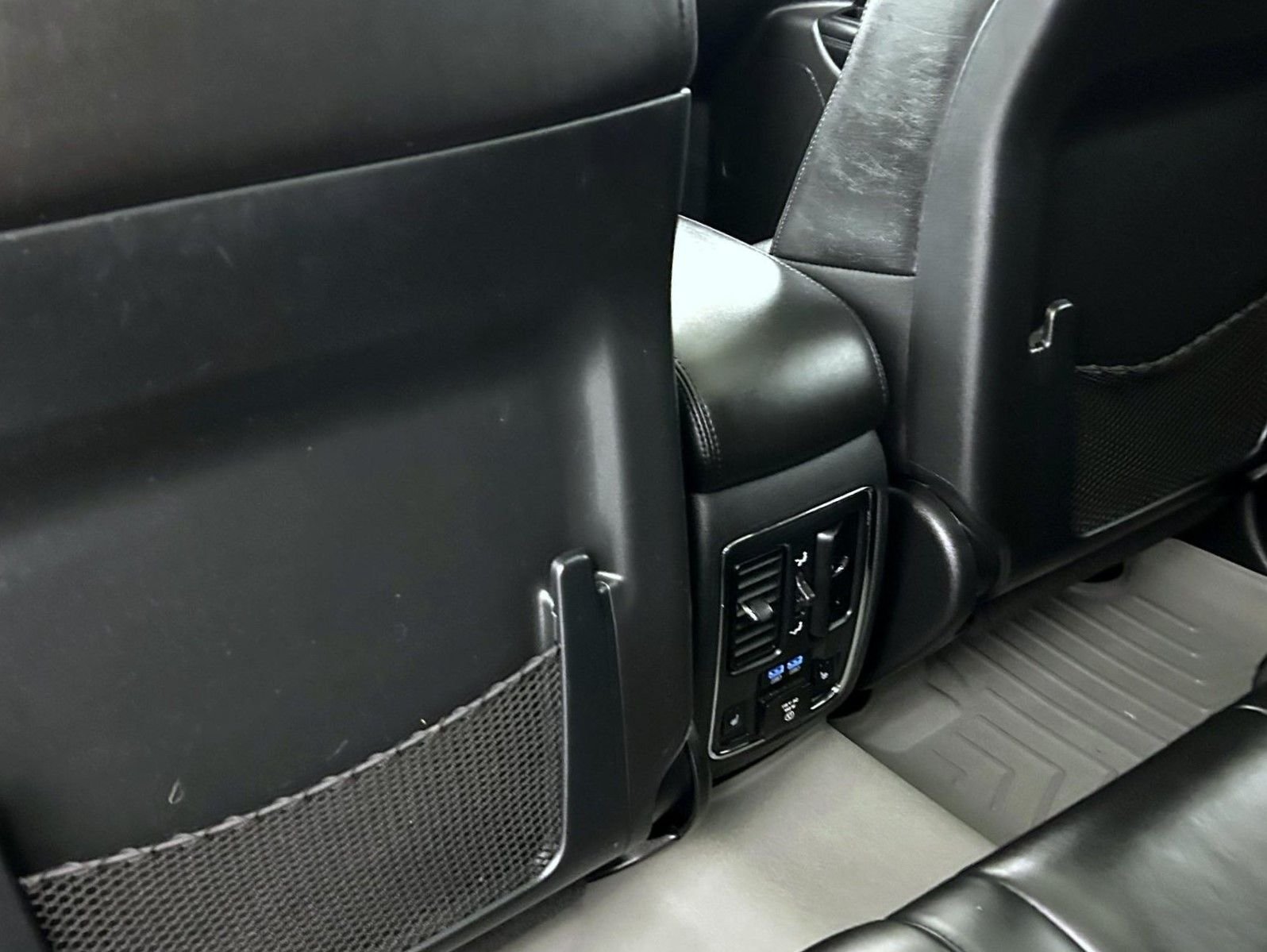Used 2020 Gray Jeep Limited image 21