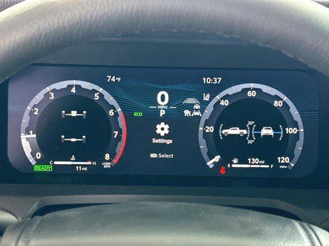 Used 2025 White Toyota  image 70