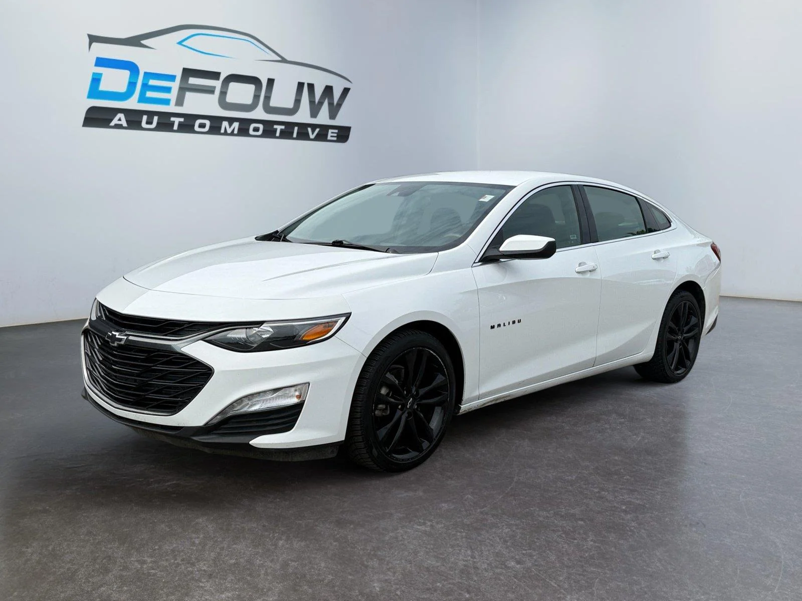 Used 2024 Summit White Chevrolet 1LT image 7