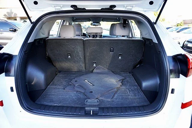Used 2019 White Hyundai Value image 12