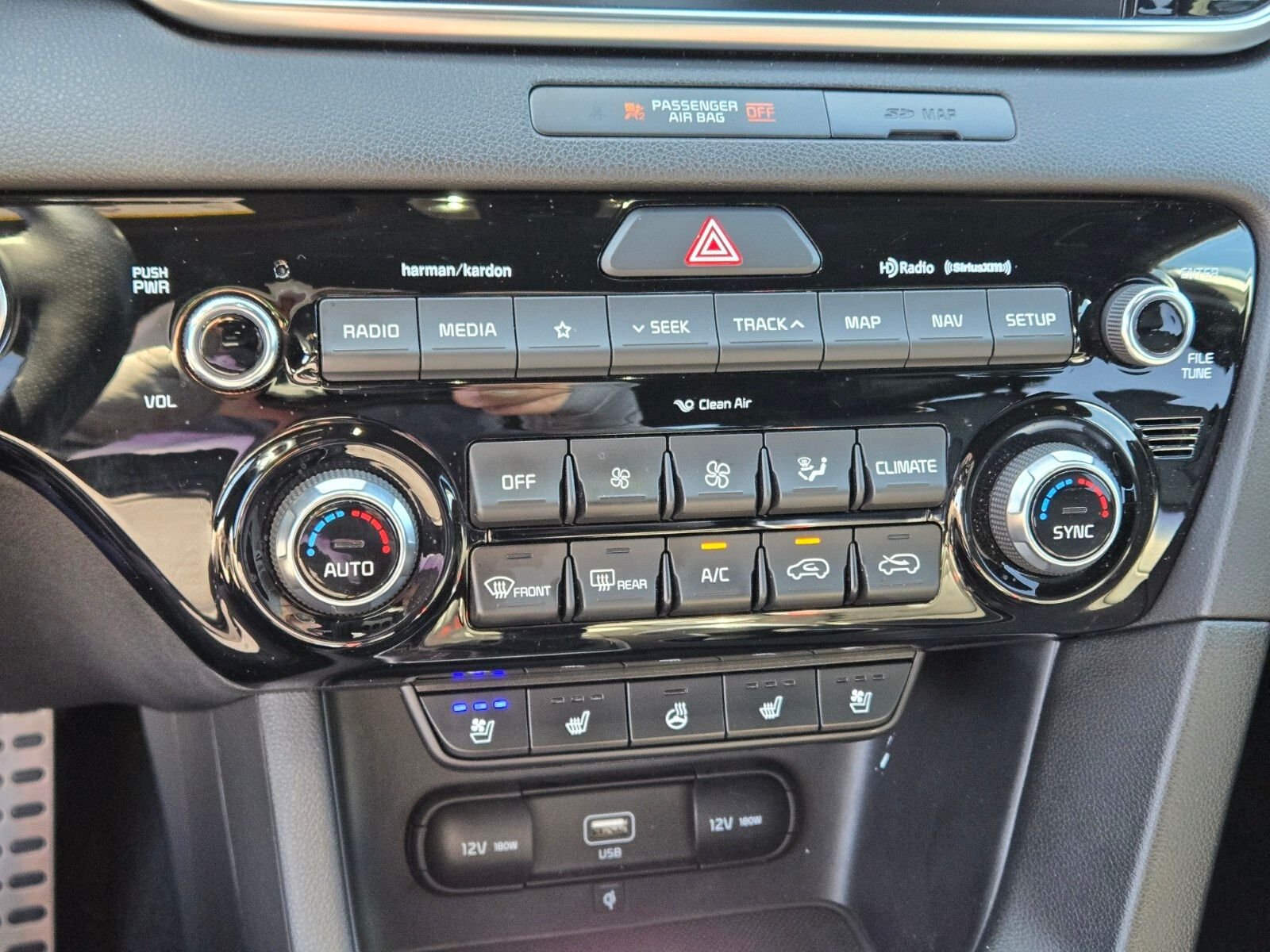 Used 2022 White Kia SX image 23
