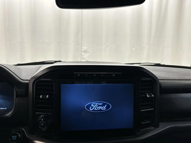 Used 2024  Ford Lariat image 9