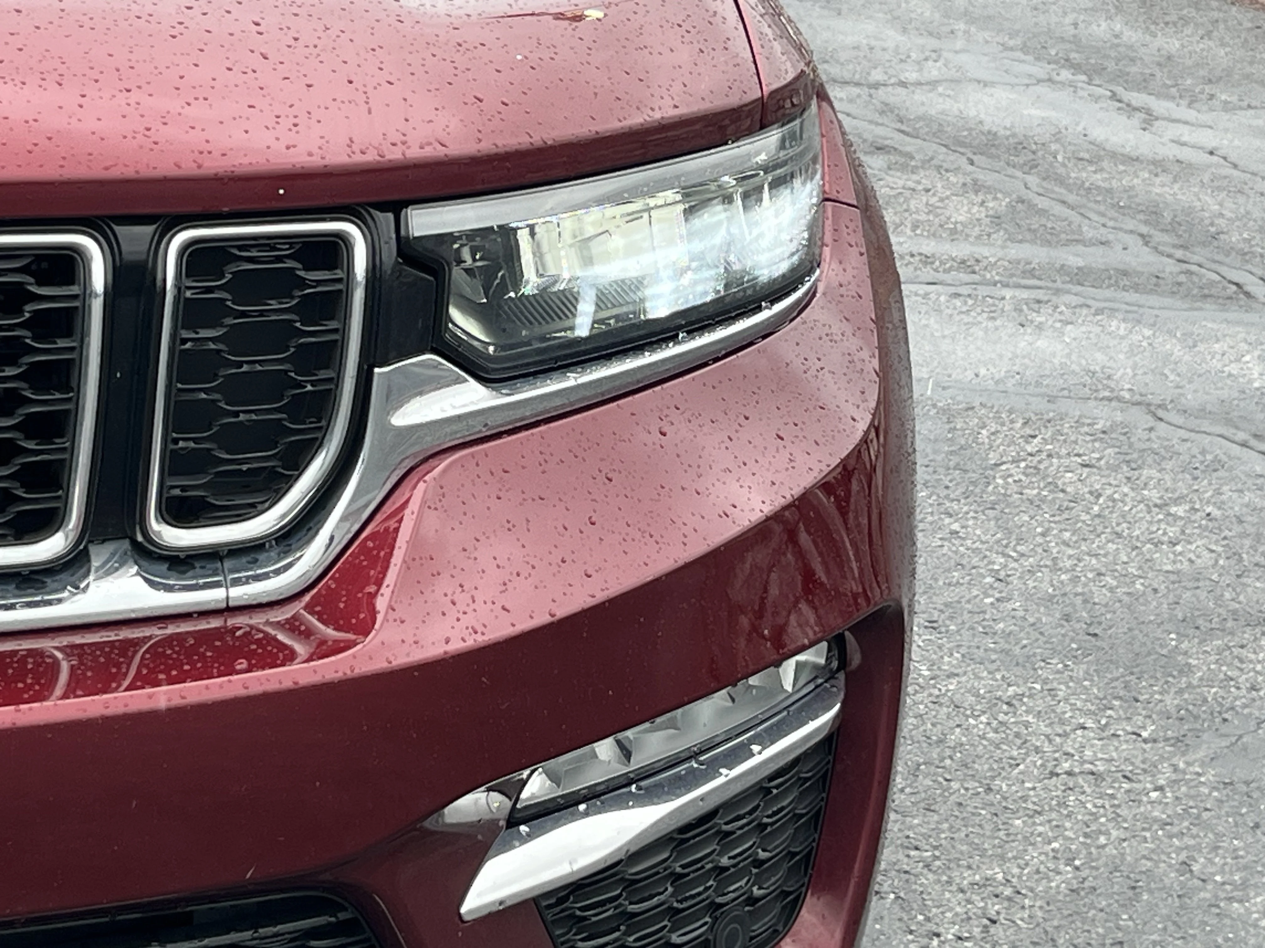 Used 2023 Velvet Jeep 4xe image 13