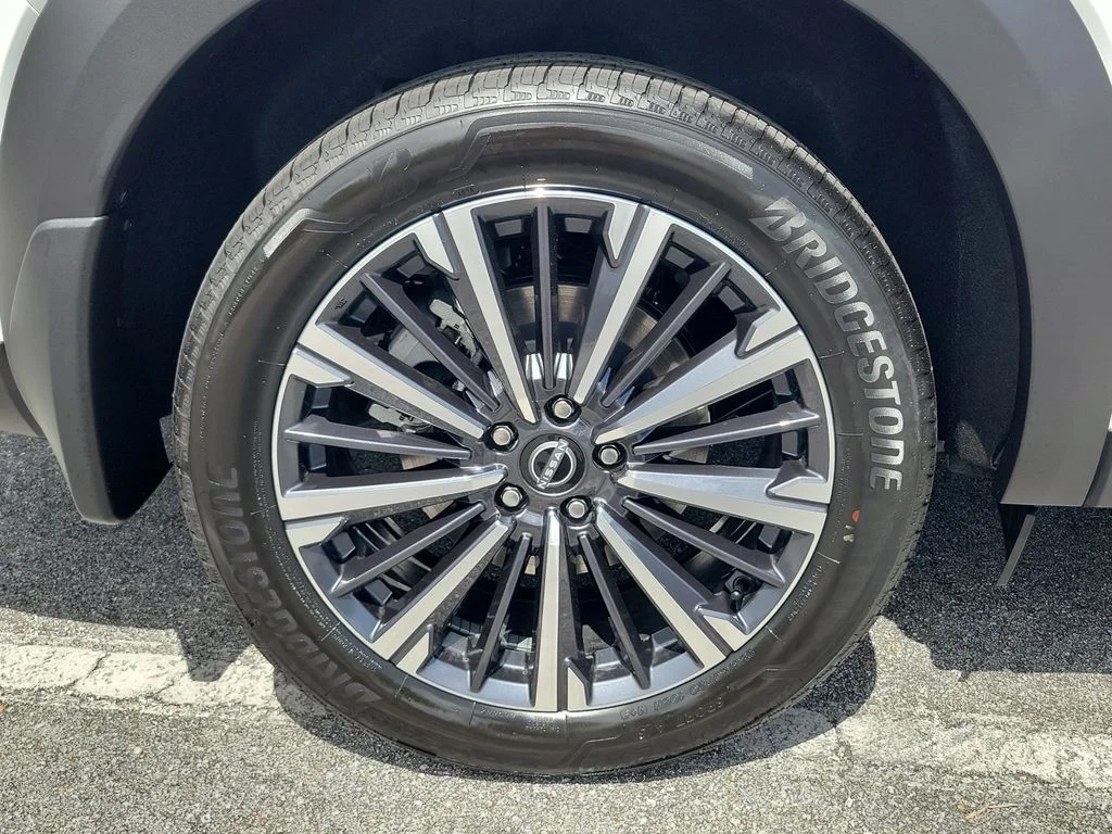 New 2026 White Nissan Platinum image 8