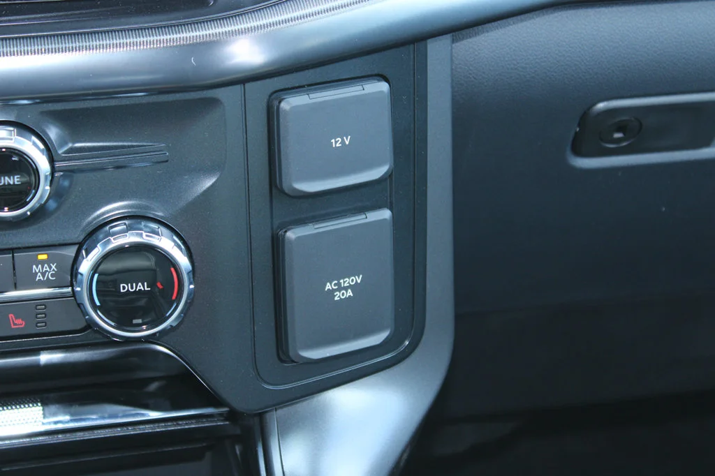 New 2026 Oxford White Ford Lariat® image 34