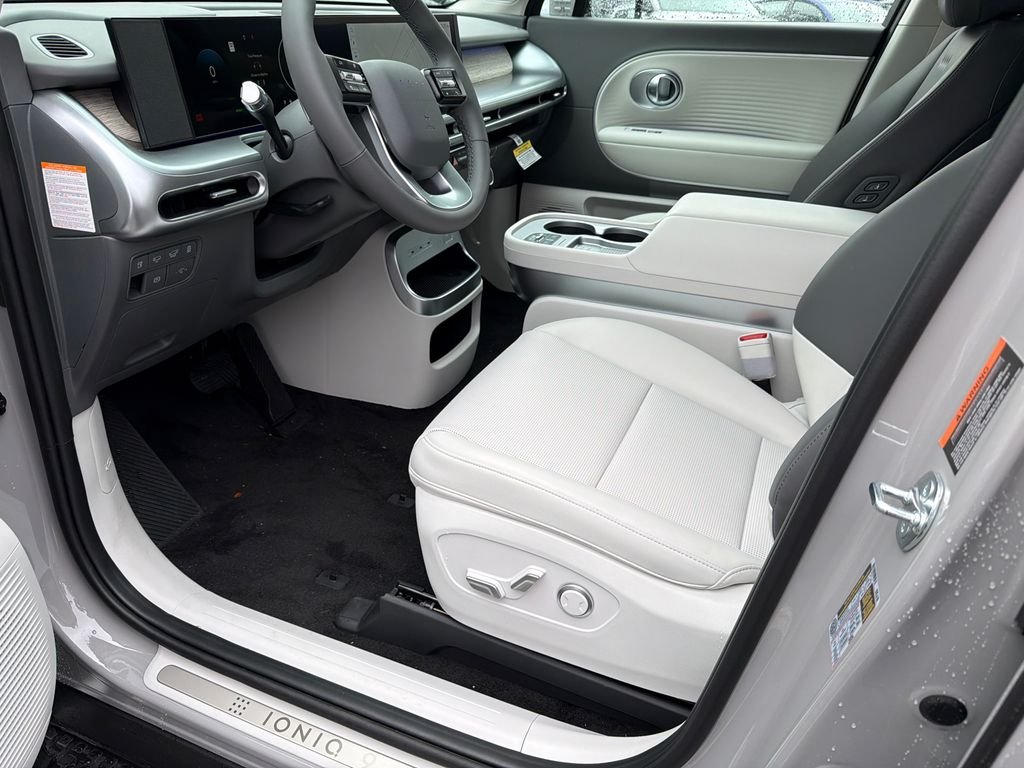 New 2026 Gray Hyundai SEL image 9