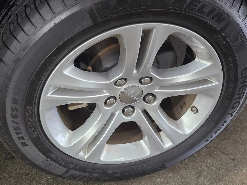 Used 2023 Gray Dodge SXT image 27