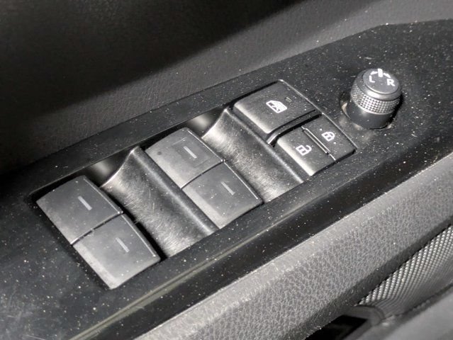 Used 2025 Wind Chill Pearl Toyota XSE image 24