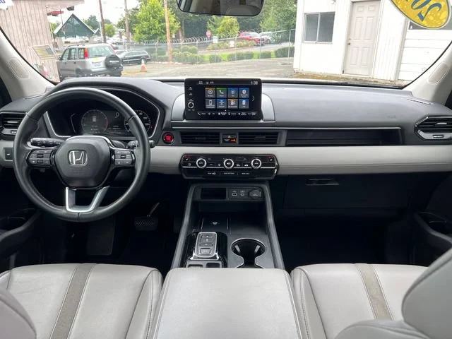 Used 2023 Platinum White Pearl Honda EX-L 8 Passenger image 11