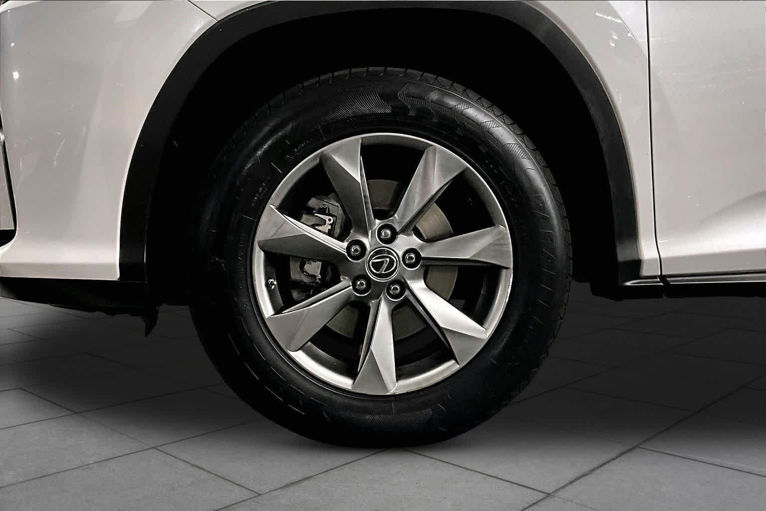 Used 2018 Eminent White Pearl Lexus  image 11