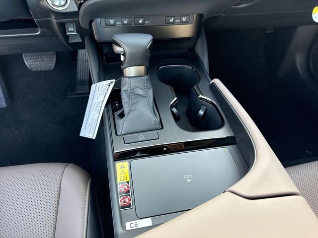2025 Lexus ES 350 - Photo 21