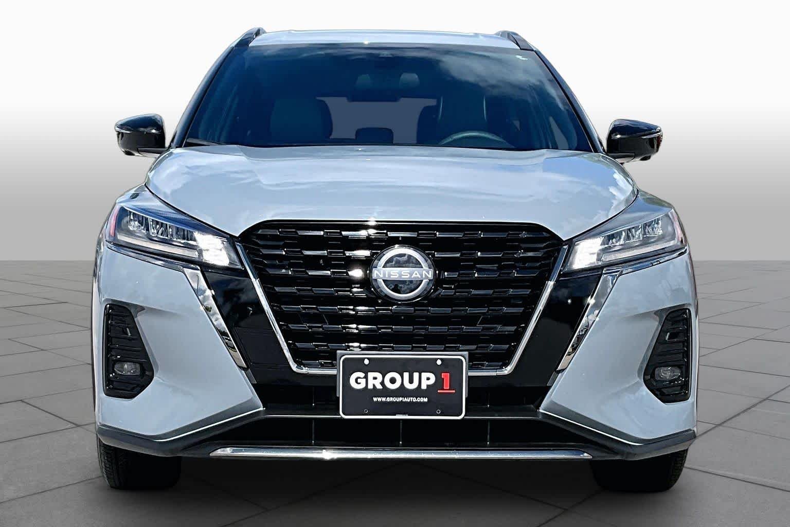 Used 2023 Boulder Gray Pearl Nissan SR image 4