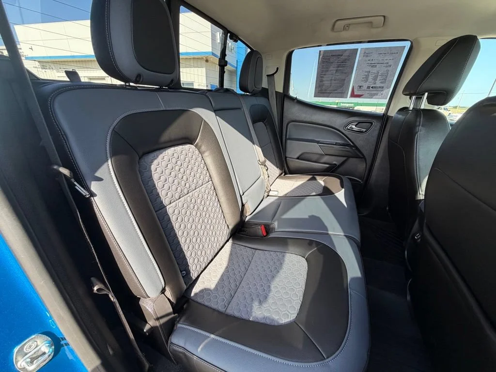 Used 2021 BRIGHT BLUE METALLIC Chevrolet 4WD Z71 image 28