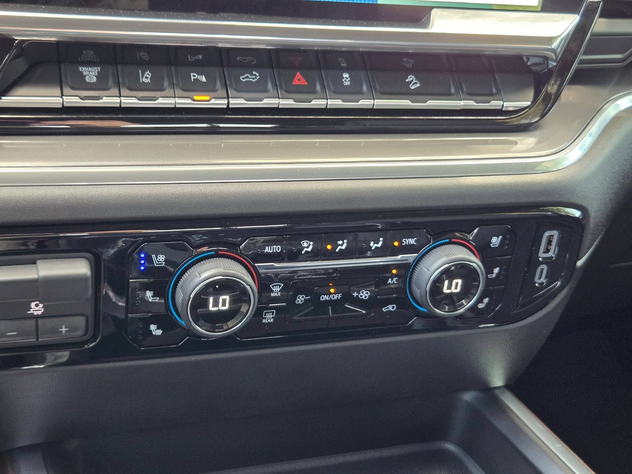2025 Chevrolet Silverado 2500HD High Country - Photo 18