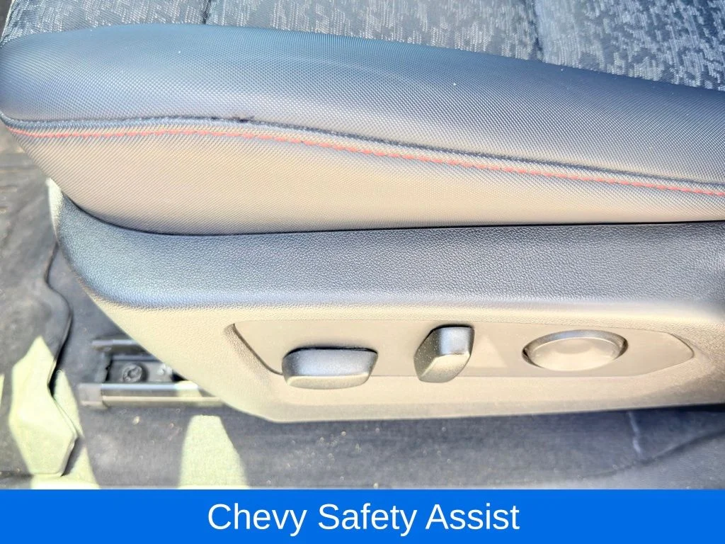 Used 2023 Black Chevrolet Z71 image 29