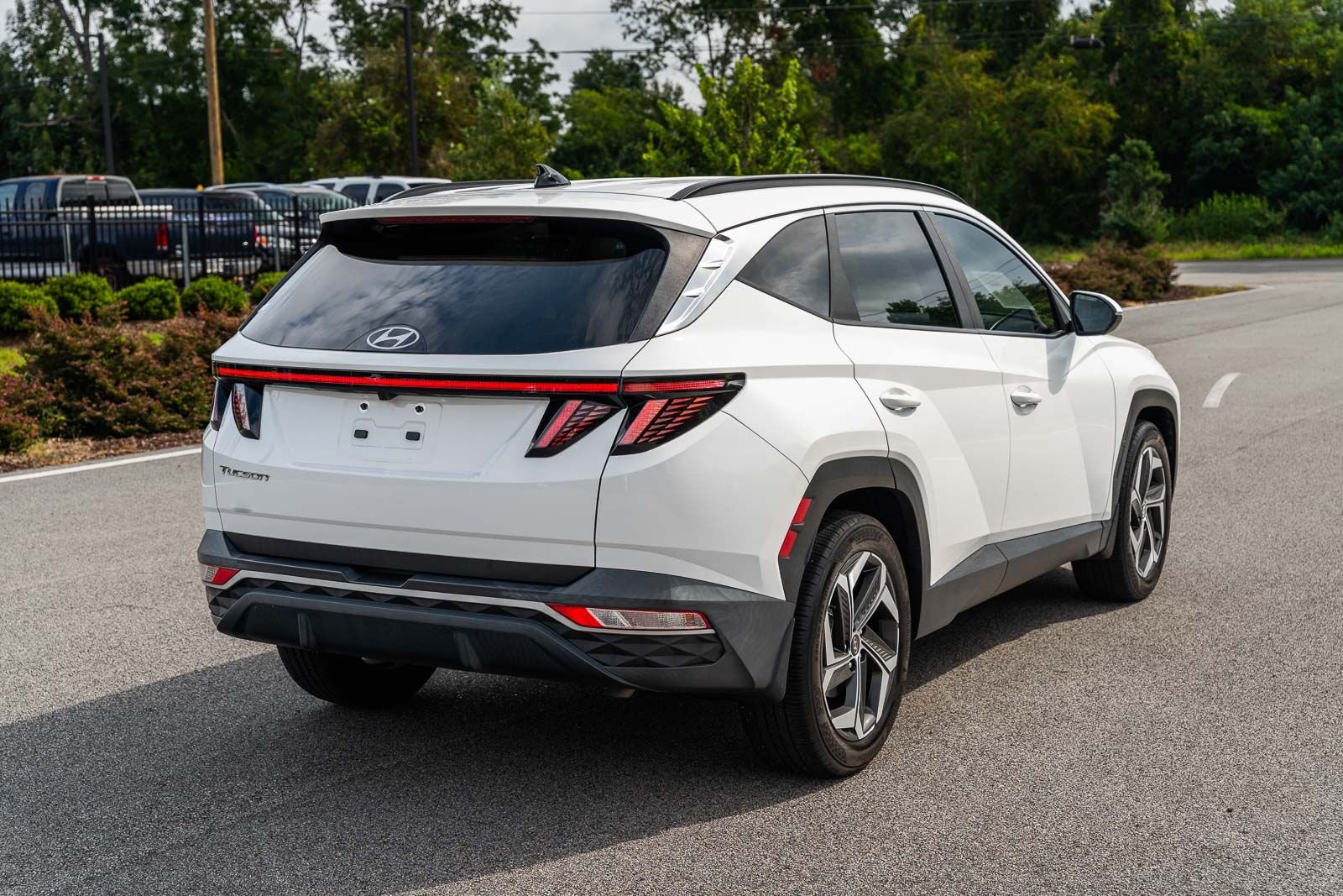 Used 2023 White Hyundai SEL image 7