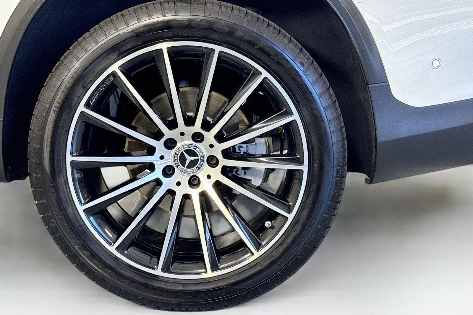 Used 2021 Polar White Mercedes-Benz GLC 300 image 30