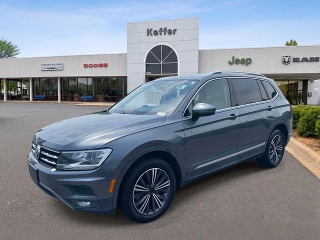 Used 2018 Gray Volkswagen 2.0T SEL image 1