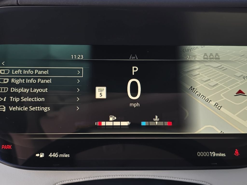 New 2026 Ostuni Pearl White Land Rover SE image 21