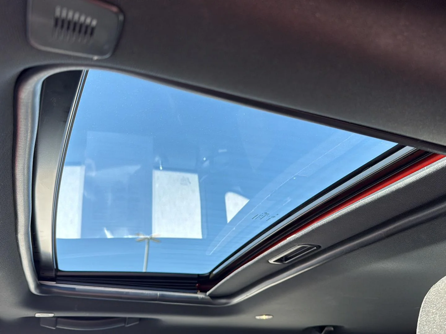 Used 2022 Go Mango Dodge R/T Scat Pack image 4
