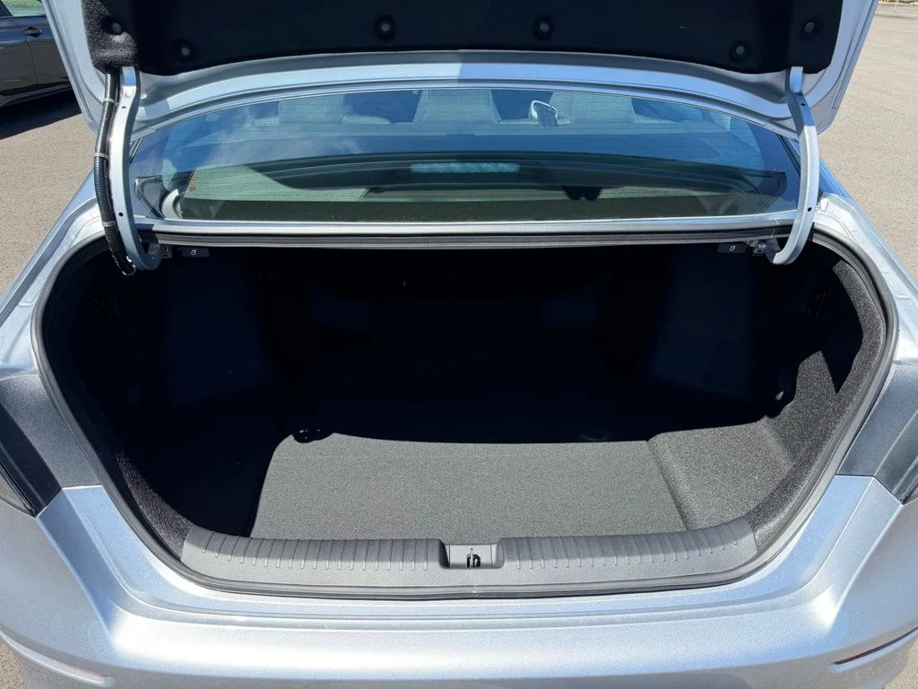 New 2026 Solar Silver Metallic Honda SE image 11