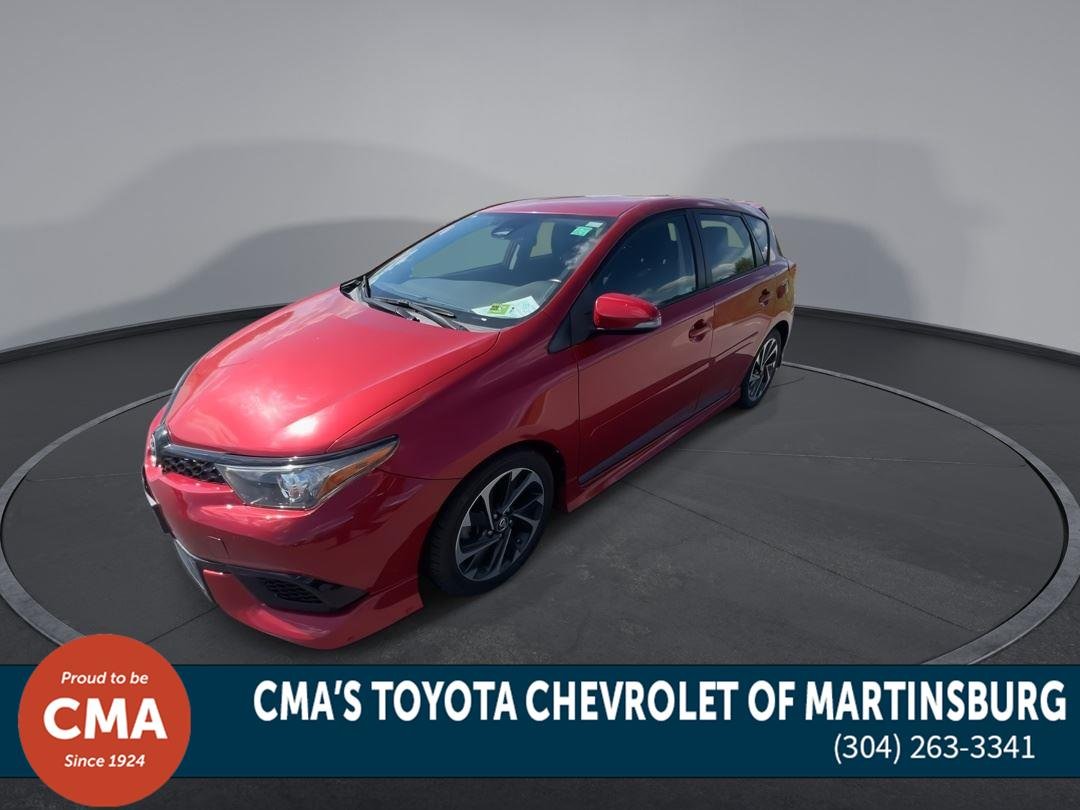 Used 2017 Barcelona Red Metallic Toyota BASE image 4