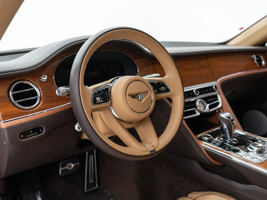 Used 2025 White Sand - by Mulliner Bentley Mulliner image 14