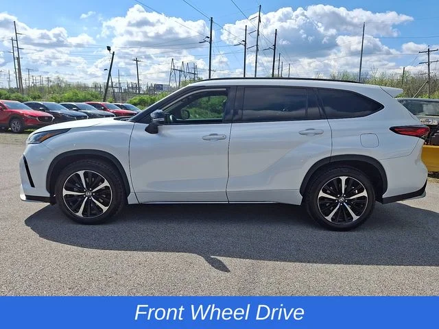 Used 2022 Beige Toyota XSE image 5