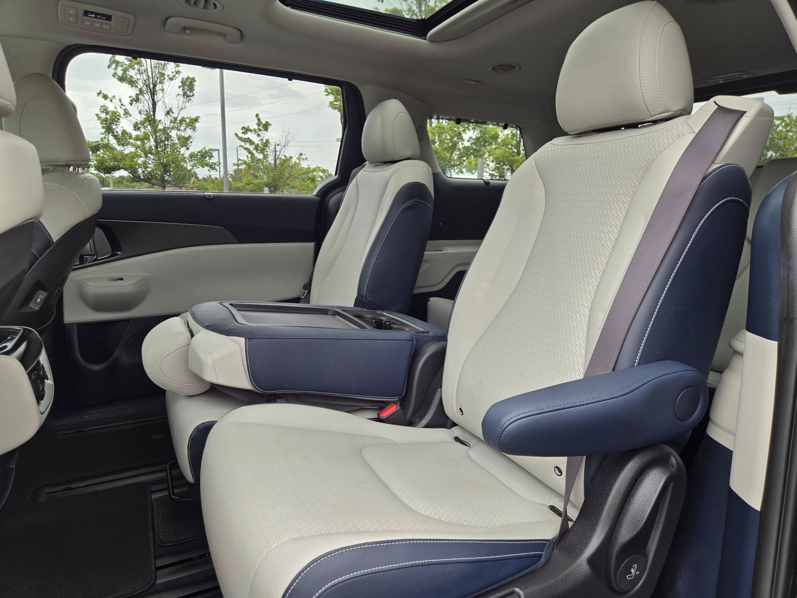 2025 Kia Carnival SX Prestige - Photo 13