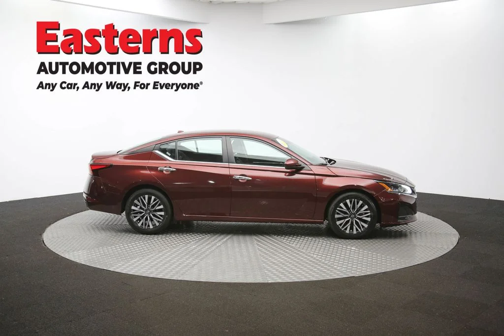 Used 2023 Red Nissan 2.5 SV image 45
