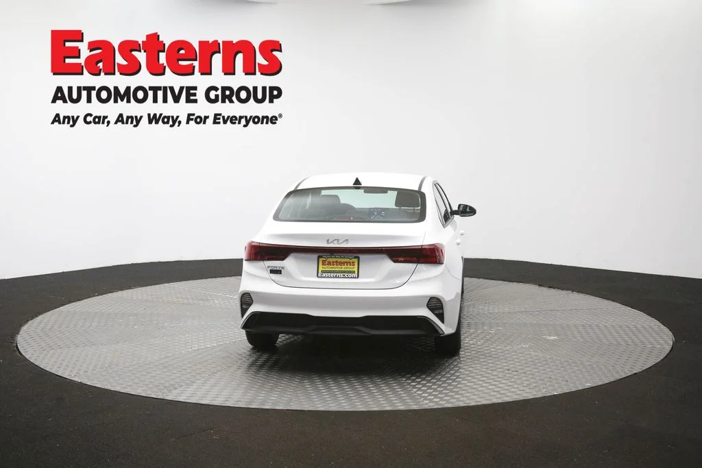 Used 2023 White Kia LXS image 37