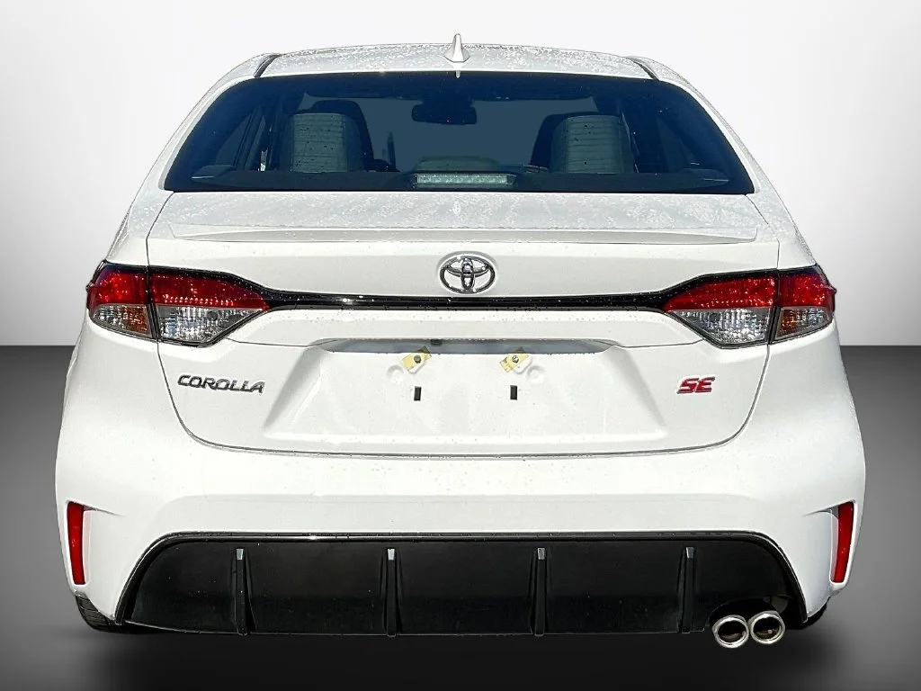 Used 2026 Ice Toyota SE image 5