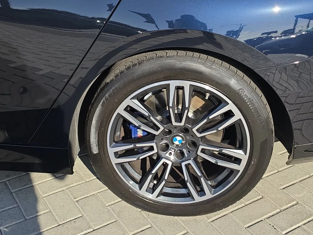 Used 2024 Black BMW 540i xDrive image 5