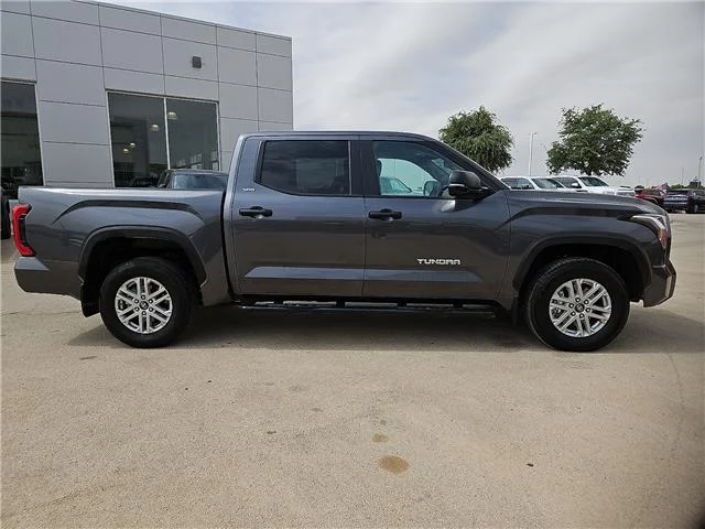 Used 2026 Magnetic Gray Metallic Toyota SR5 4x4 CrewMax 5.5 ft. box 145.7 in. WB image 4