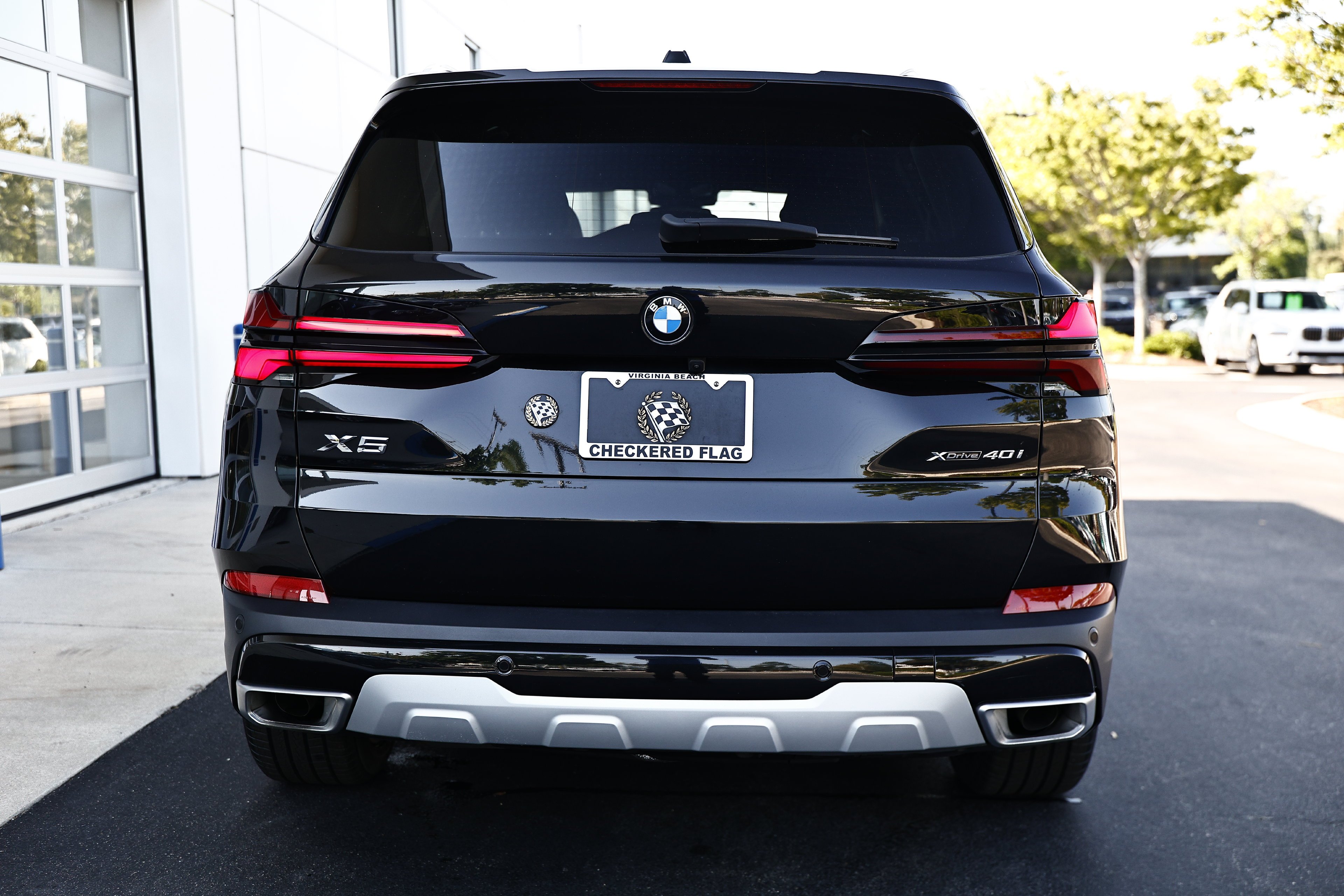 Used 2024 Black Sapphire Metallic BMW xDrive40i image 10