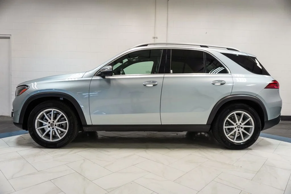 Used 2025 Gray Mercedes-Benz GLE 350 image 32