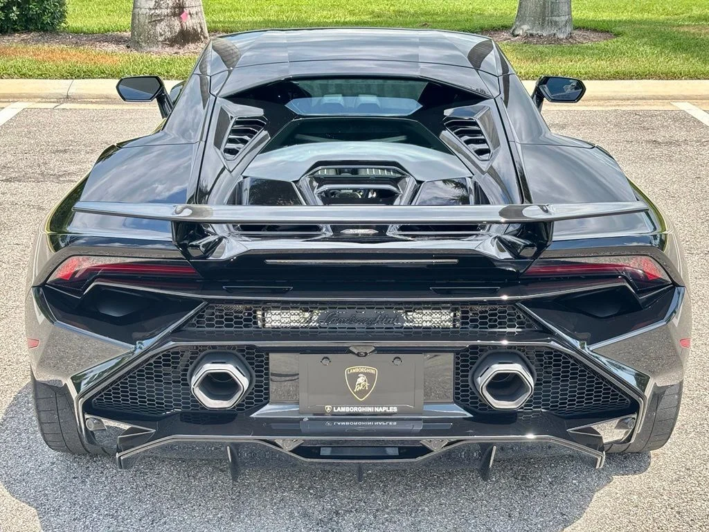 Used 2024 Nero Noctis Metallic Lamborghini  image 7