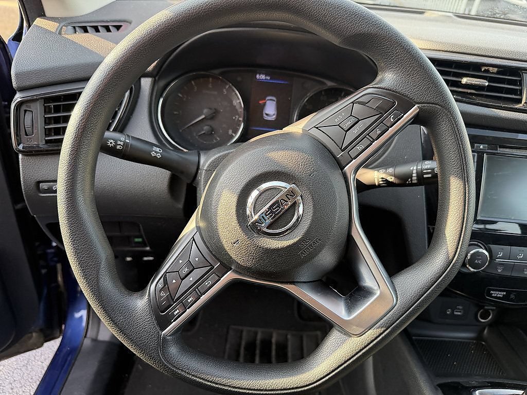 Used 2019 Caspian Blue Metallic Nissan S image 10