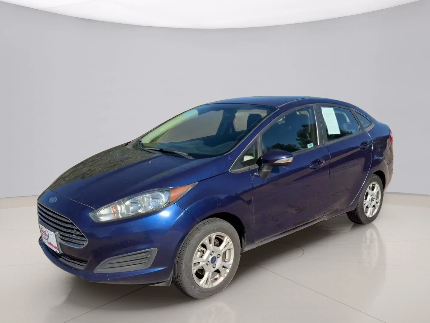 Used 2016 Blue Ford SE image 1