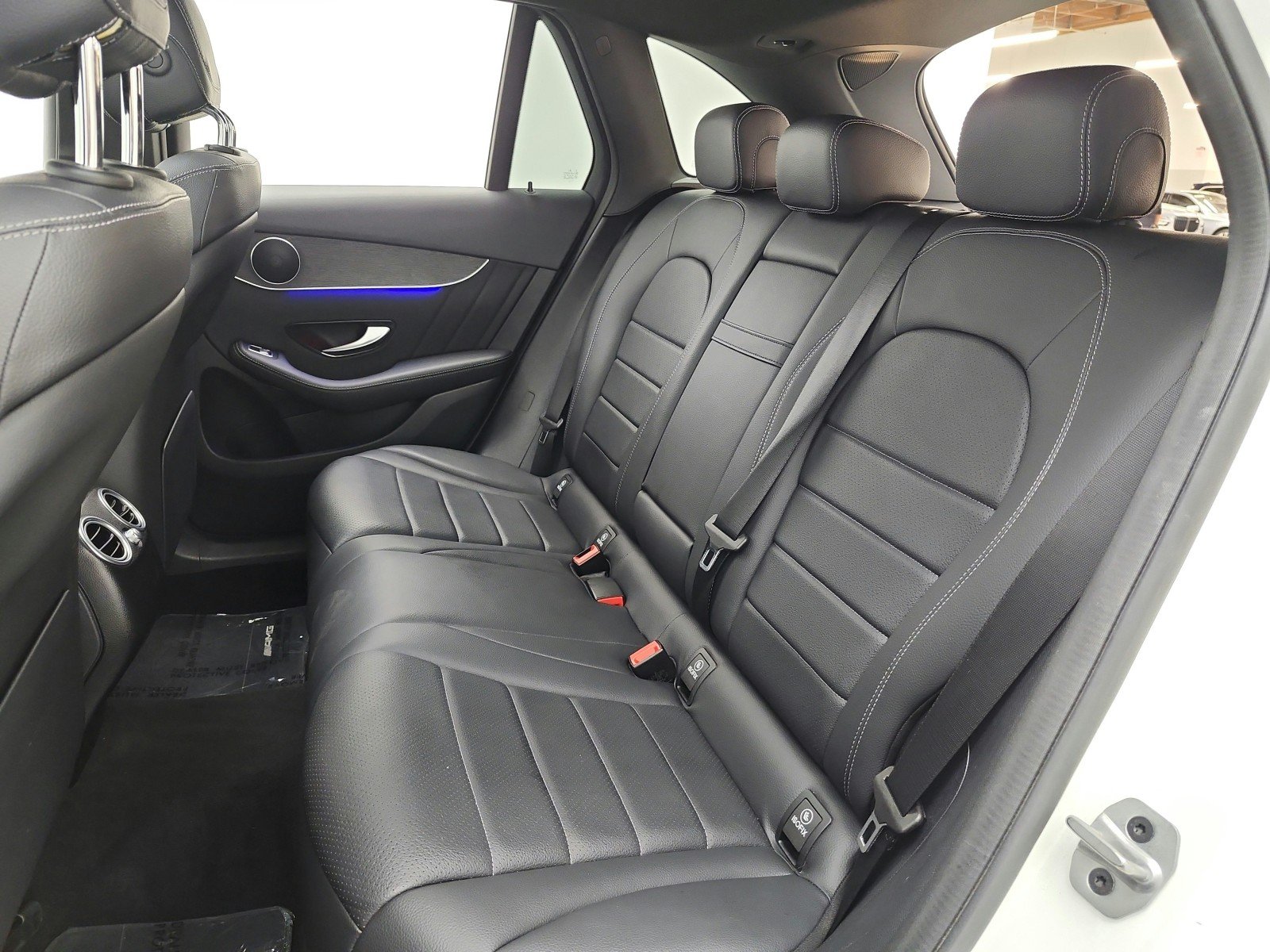 Used 2022 Polar White Mercedes-Benz GLC 300 SUV image 16
