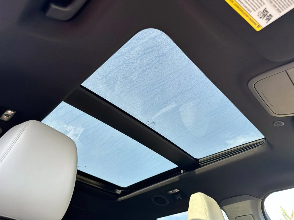 New 2027 Star White Metallic Tri-Coat Ford Platinum™ image 8
