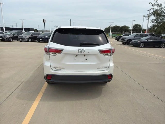 Used 2016 White Toyota Limited Platinum V6 image 6