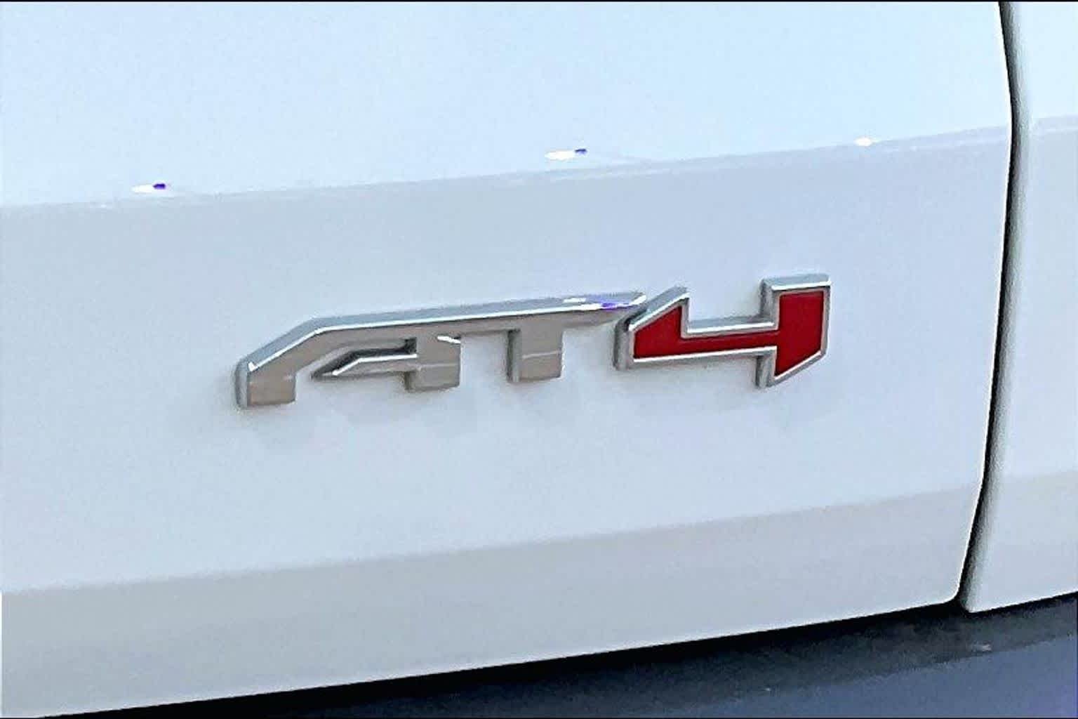 Used 2024 Summit White GMC AWD AT4 image 10