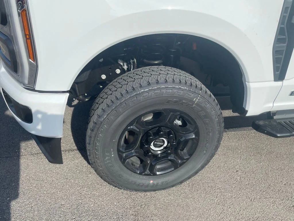New 2026 Oxford White Ford F-350® XL image 11