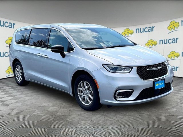 Pre-Owned 2024 Chrysler Pacifica Touring L FWD