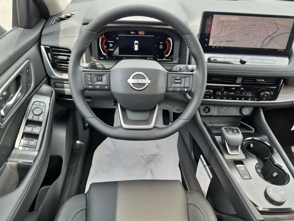 New 2026 Everest White Pearl TriCoat / Super Black Two-tone Nissan Platinum image 9