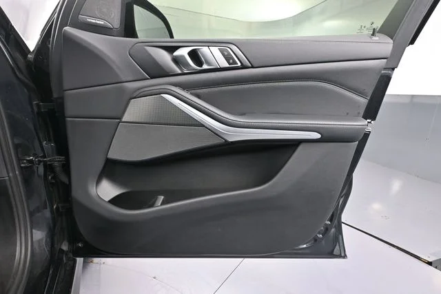 2022 BMW X5 M50i - Photo 49