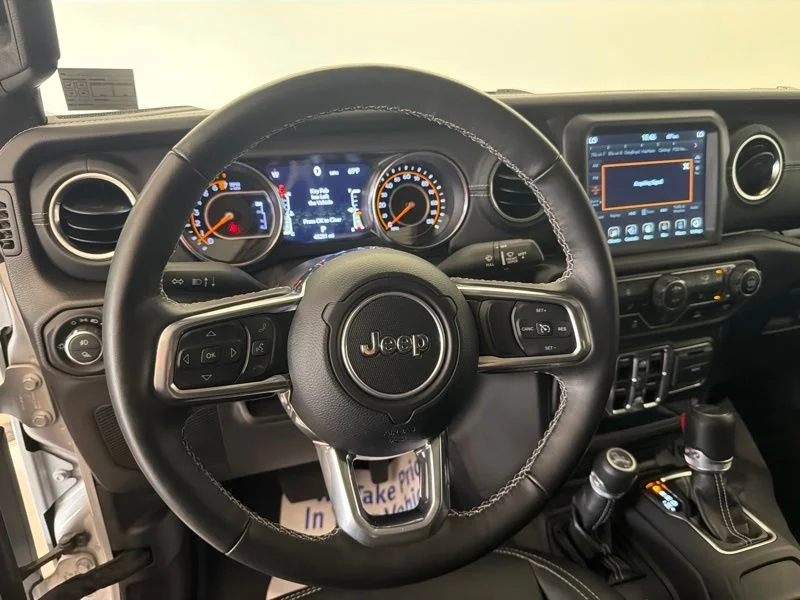Used 2022 Silver Jeep Overland image 15