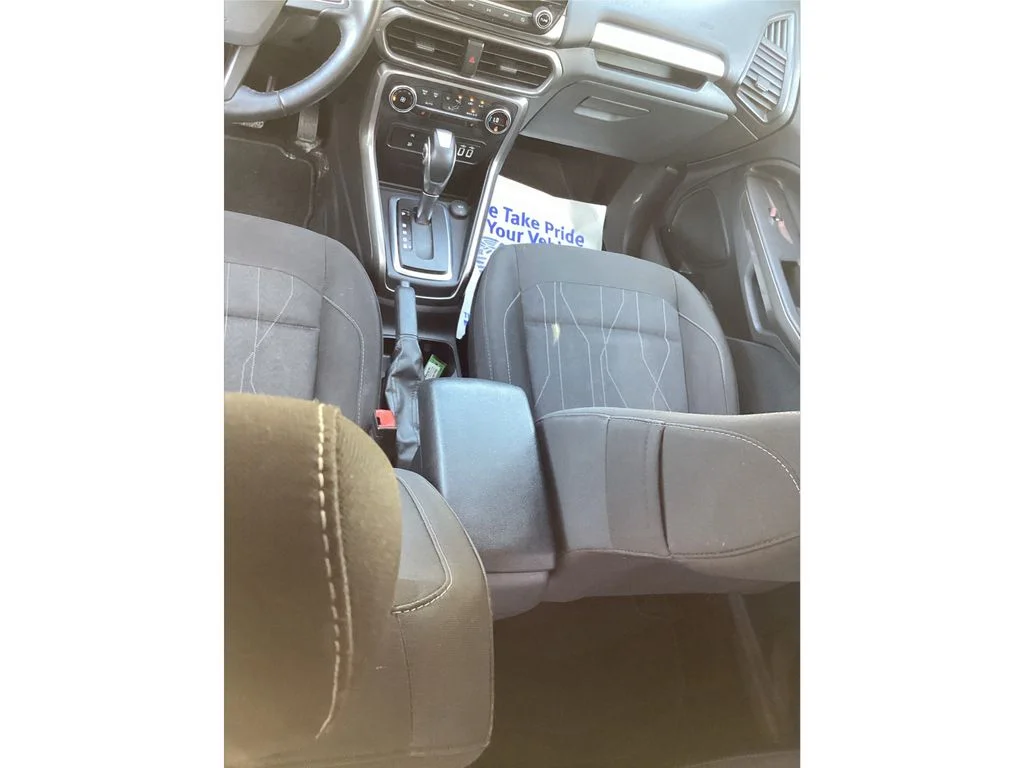 Used 2018 White Ford SE image 18