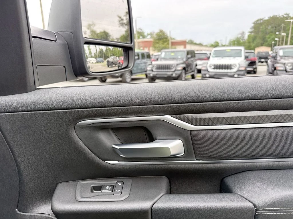 New 2026 Granite Crystal Metallic Clear-Coat Exterior Paint RAM Big Horn/Lone Star image 31